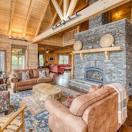 Sky High Lodge By Bk Stays. Large Cabin. Amazing Views. Game Room. Jacuzzi. Six Bedrooms. Sleeps 12 Блу Ридж Екстериор снимка