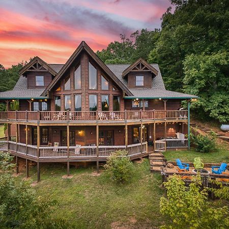 Sky High Lodge By Bk Stays. Large Cabin. Amazing Views. Game Room. Jacuzzi. Six Bedrooms. Sleeps 12 Блу Ридж Екстериор снимка