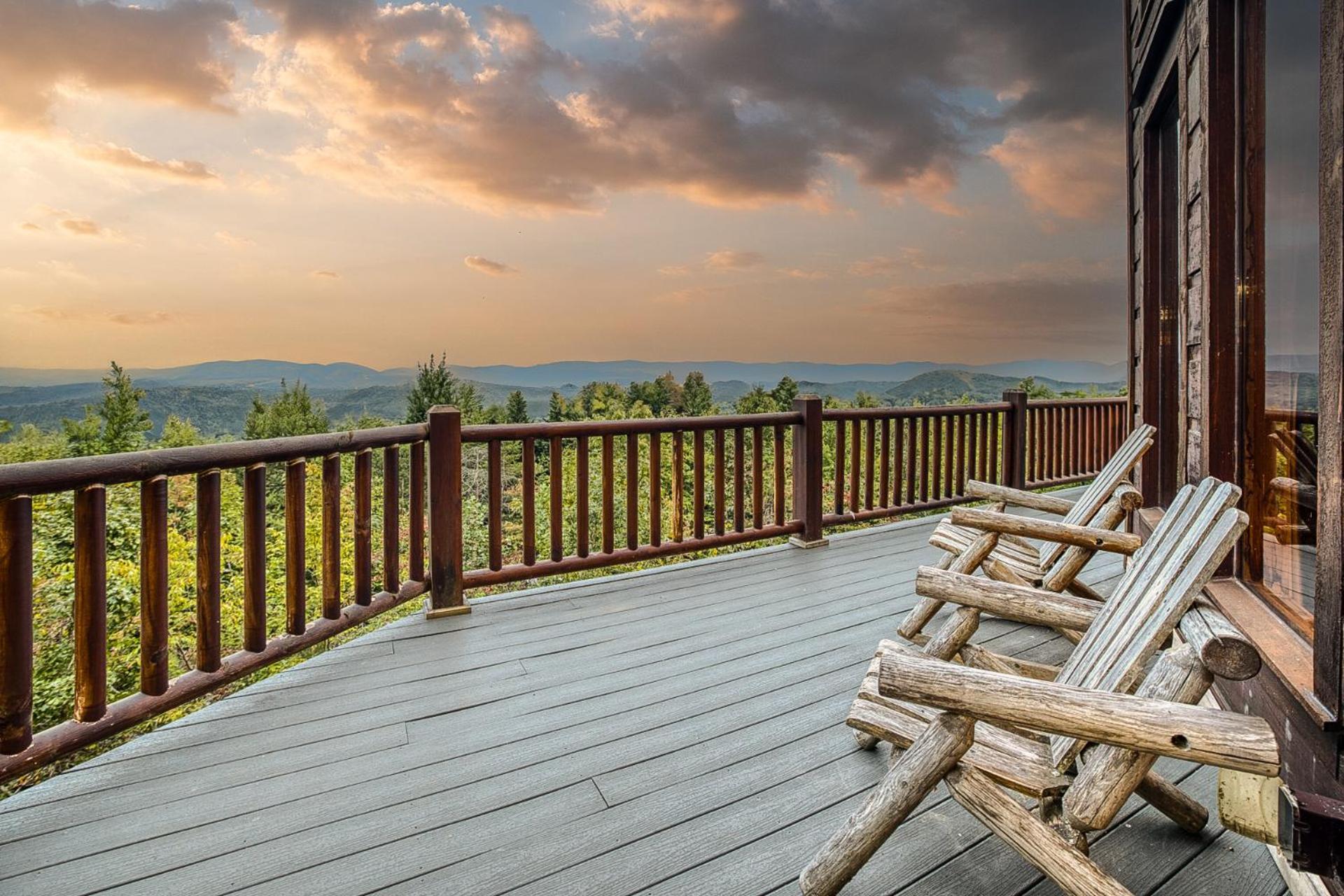 Sky High Lodge By Bk Stays. Large Cabin. Amazing Views. Game Room. Jacuzzi. Six Bedrooms. Sleeps 12 Блу Ридж Екстериор снимка