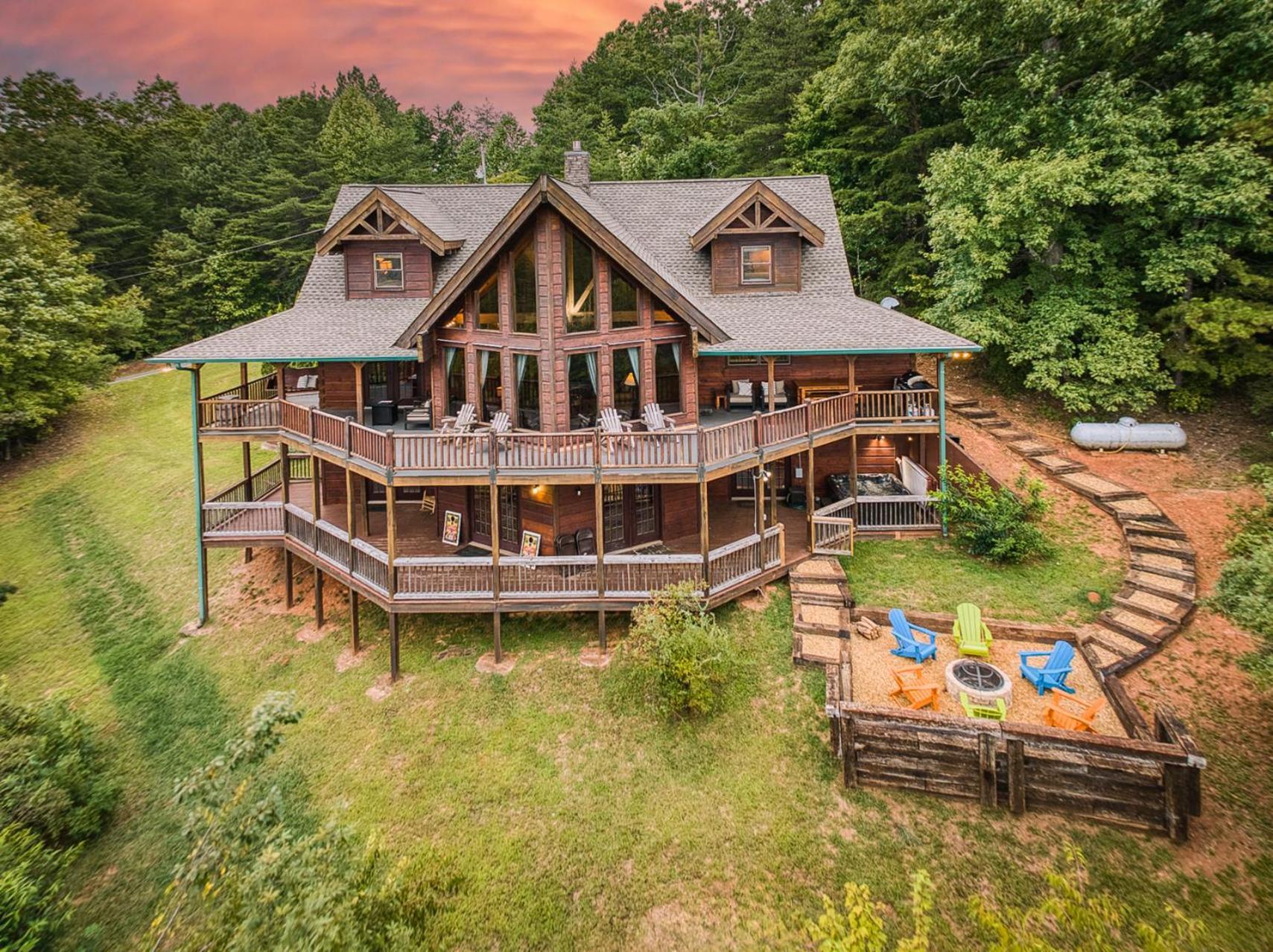 Sky High Lodge By Bk Stays. Large Cabin. Amazing Views. Game Room. Jacuzzi. Six Bedrooms. Sleeps 12 Блу Ридж Екстериор снимка