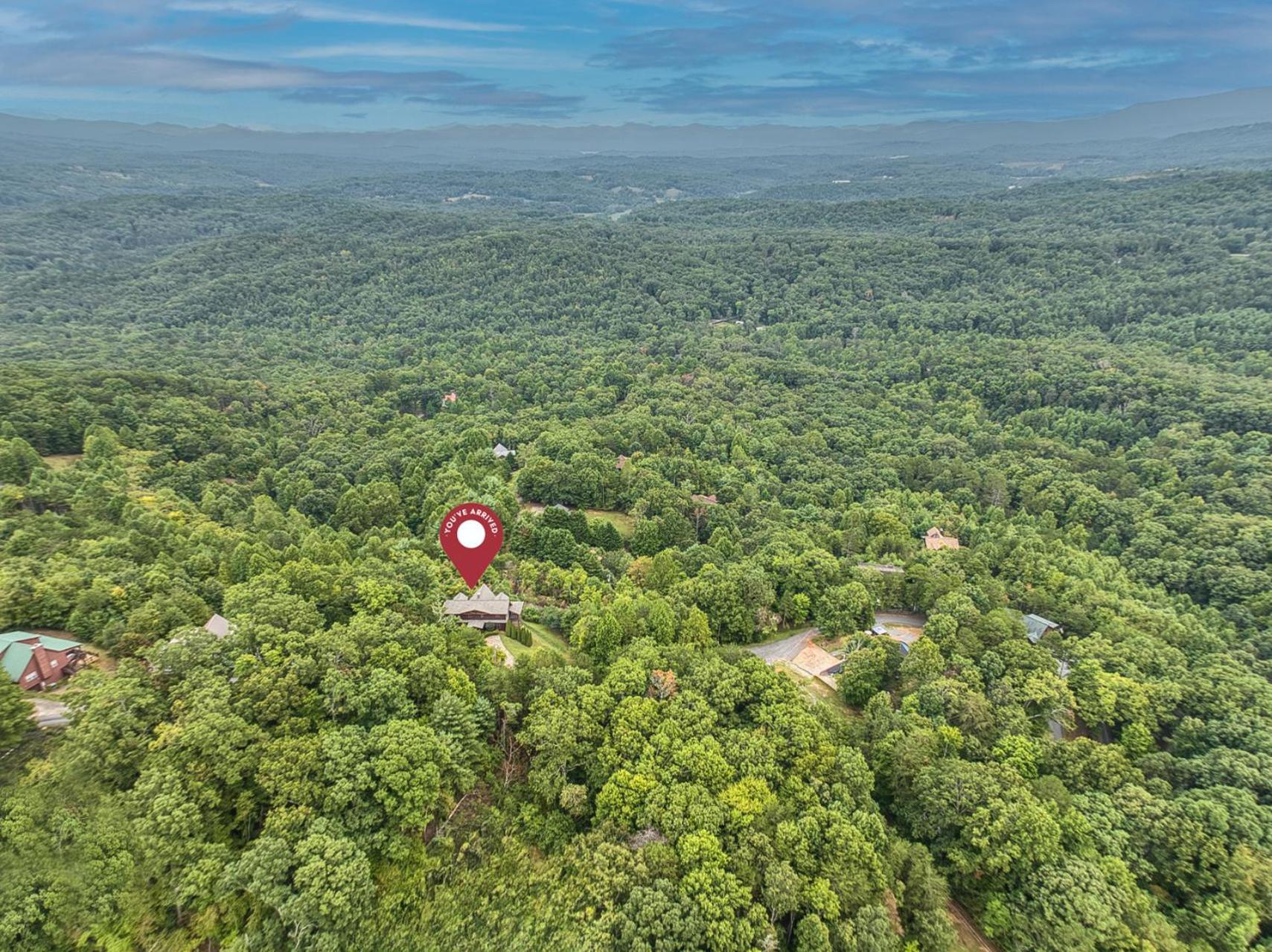 Sky High Lodge By Bk Stays. Large Cabin. Amazing Views. Game Room. Jacuzzi. Six Bedrooms. Sleeps 12 Блу Ридж Екстериор снимка