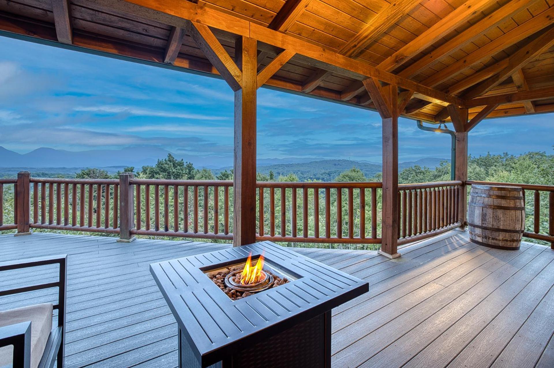 Sky High Lodge By Bk Stays. Large Cabin. Amazing Views. Game Room. Jacuzzi. Six Bedrooms. Sleeps 12 Блу Ридж Екстериор снимка